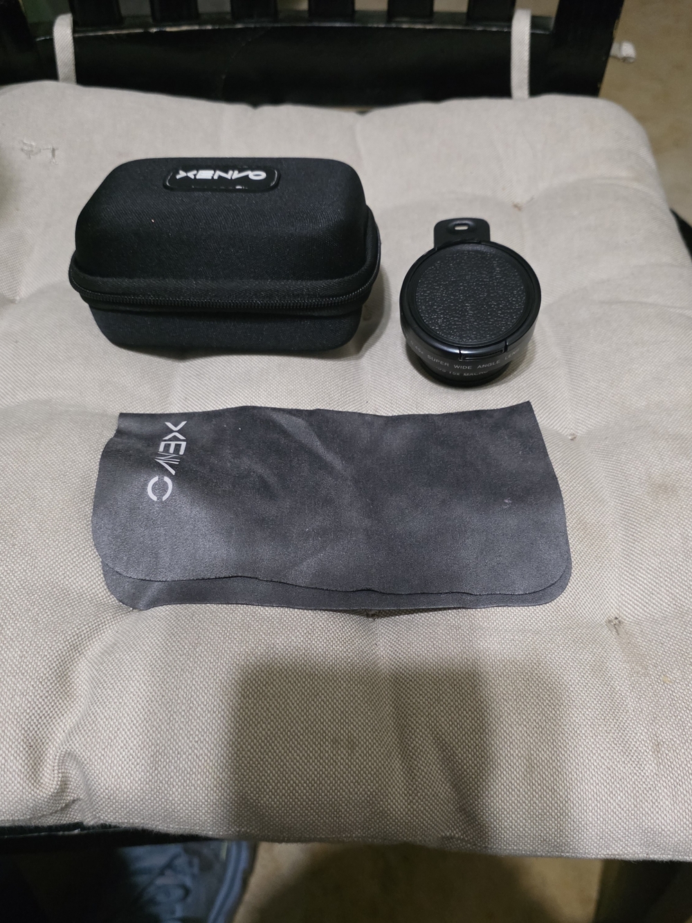 Xenvo Clip-On Wide Angle Lens with Case and Pouch - Black Used